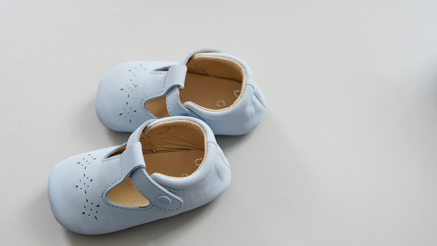 Cambridge Shoes in Baby Blue (Defect)