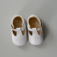 Cambridge Shoes in White (Defect)