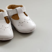 Cambridge Shoes in White (Defect)