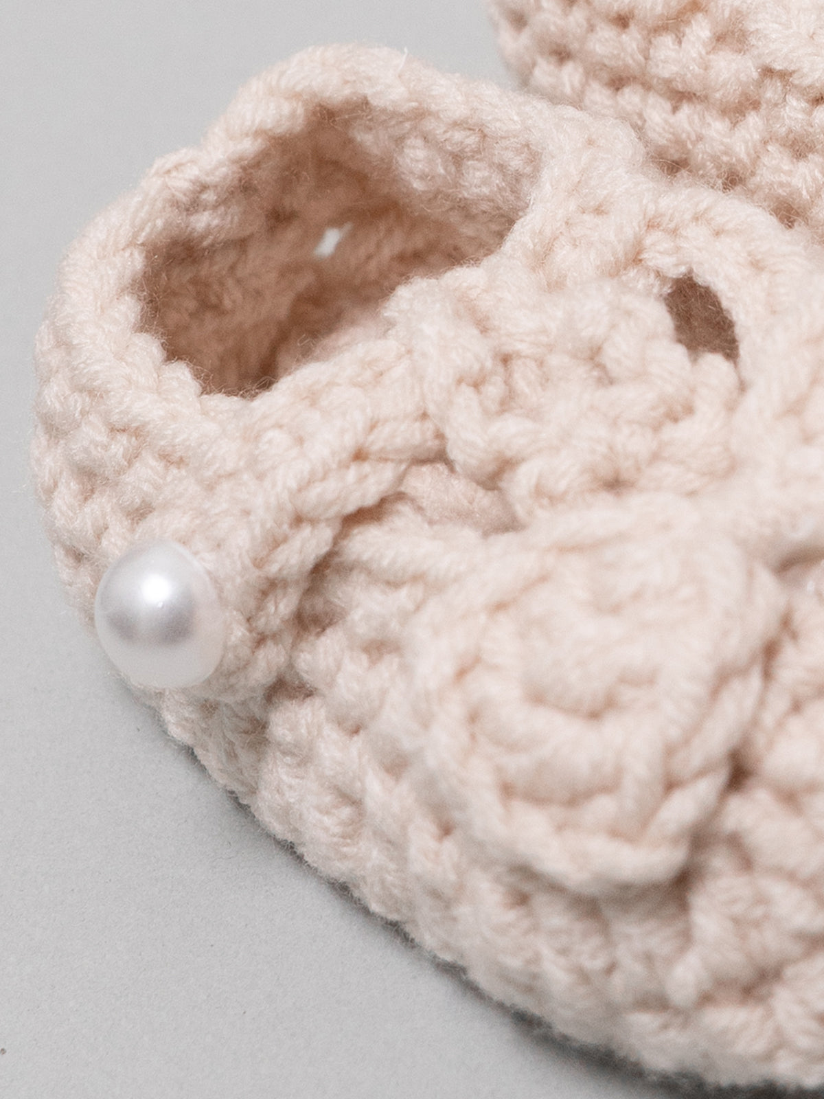 Bow Crochet Shoes in Beige