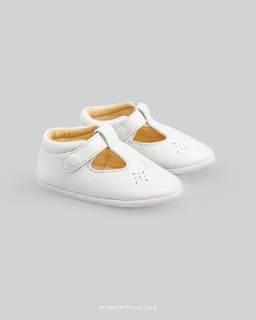 Cambridge Shoes in White (Defect)
