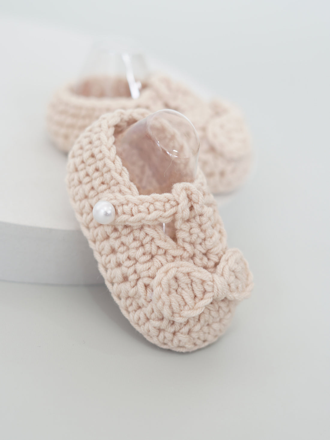 Bow Crochet Shoes in Beige